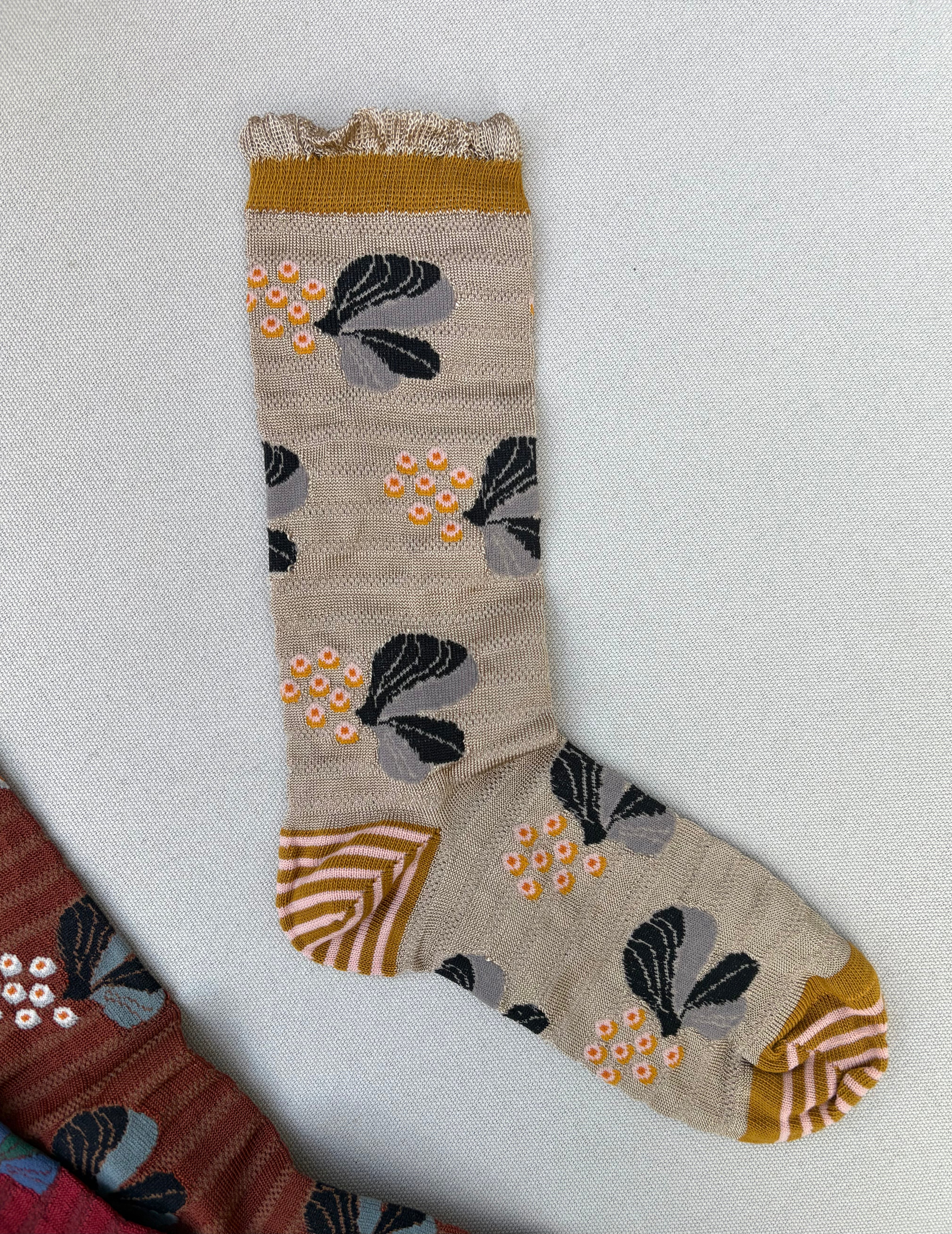Exquisite J: Berries Crew Socks
