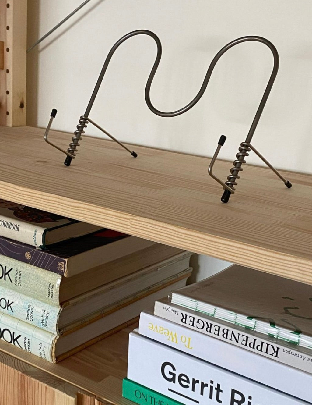 Fusilli Book Stand