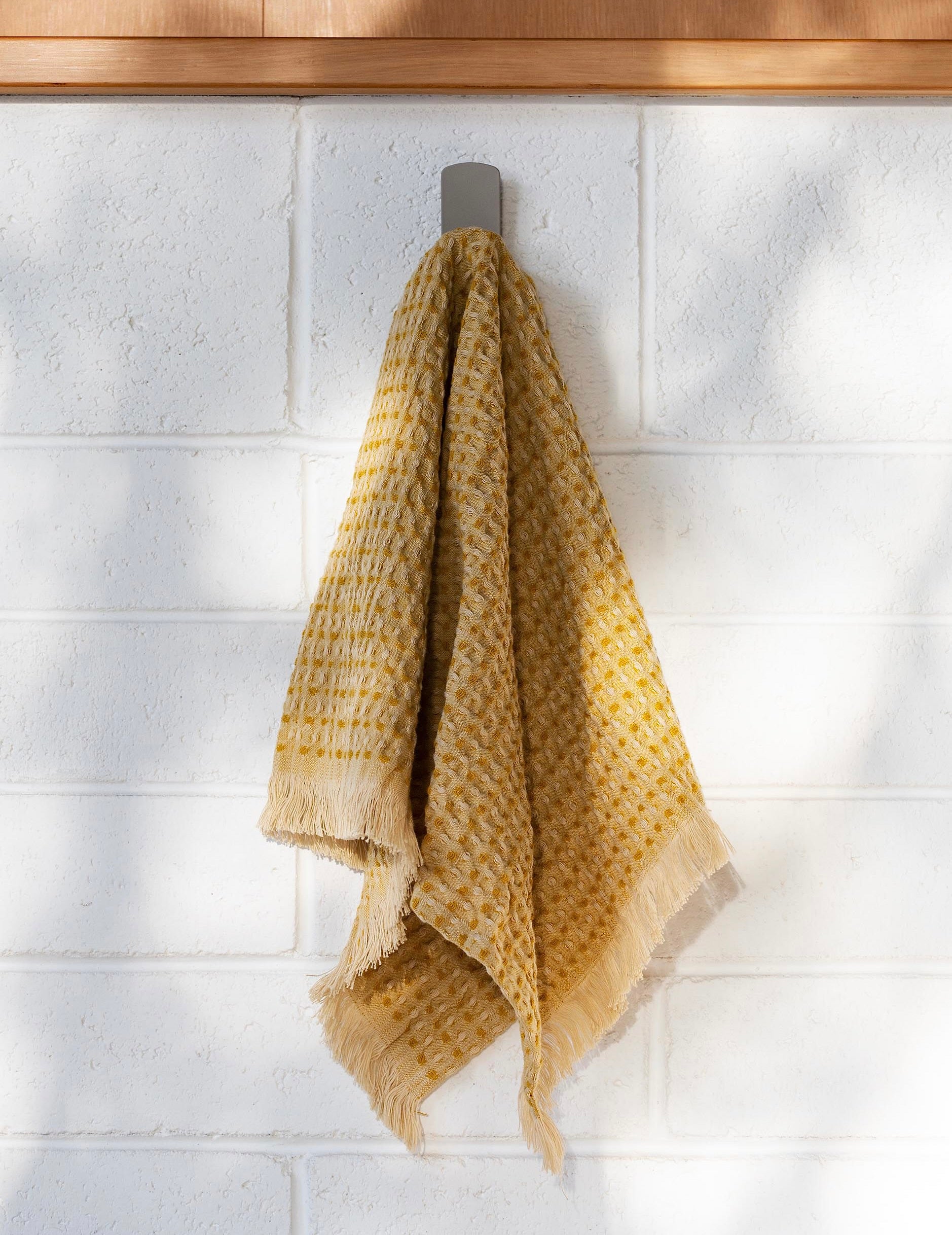 Mae Hand Towel: Butternut/Butter