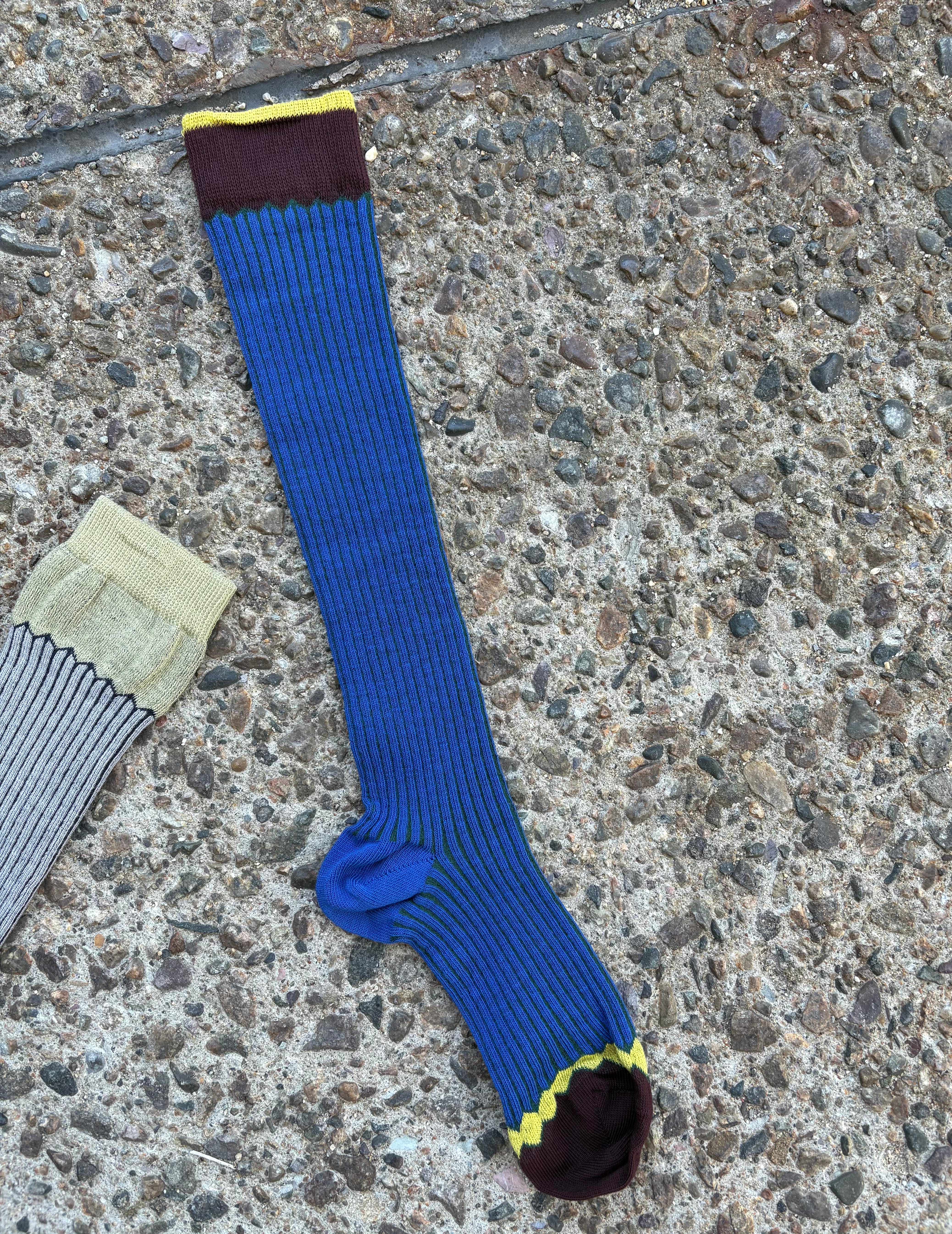 Exquisite J: Rib Knee Socks