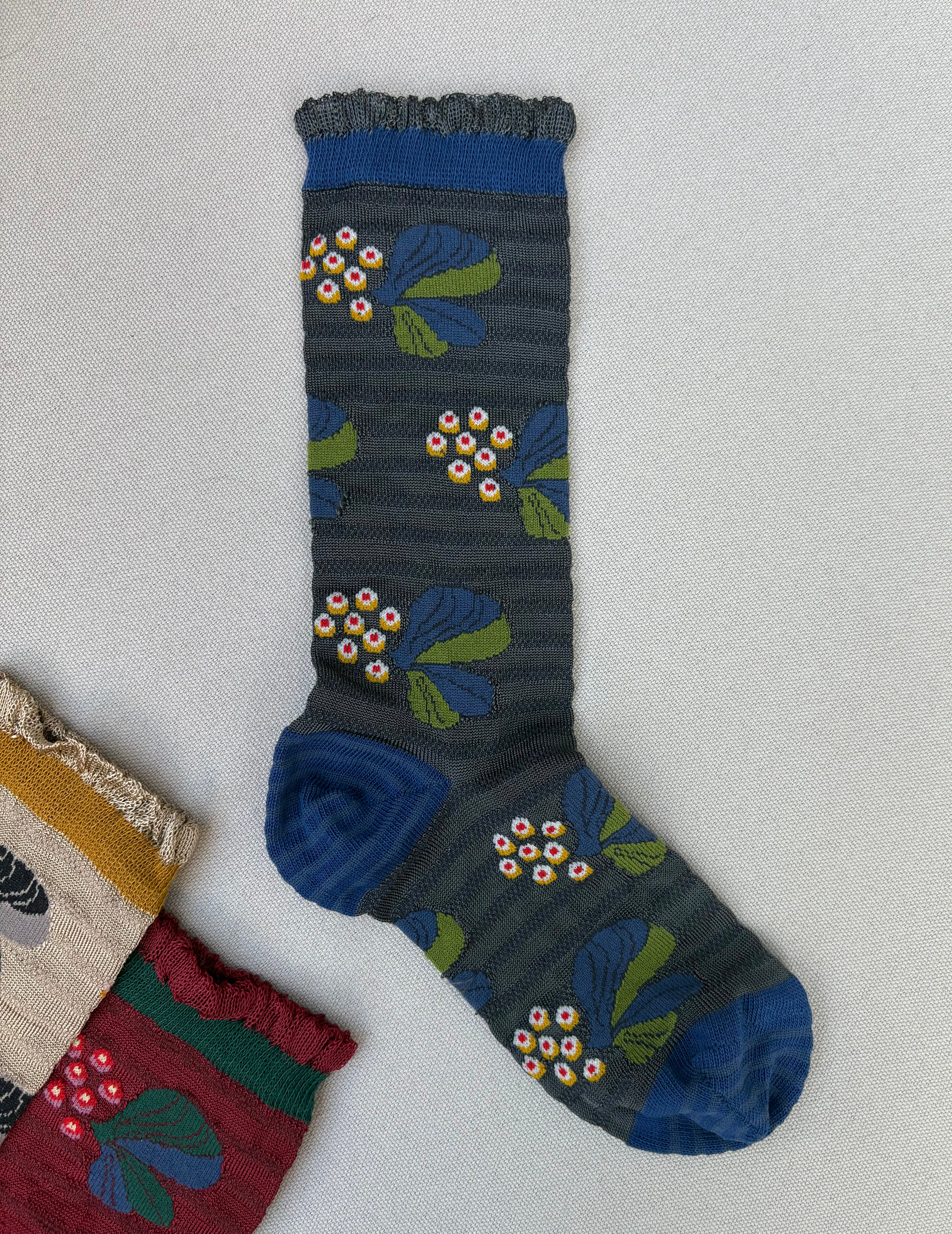 Exquisite J: Berries Crew Socks